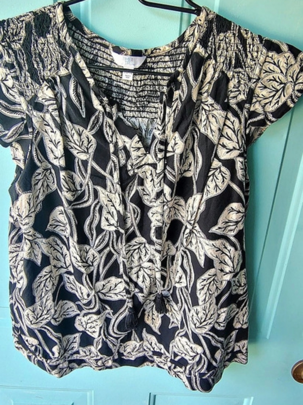 Time and Tru Floral Short Sleeve Blouse Size Medium